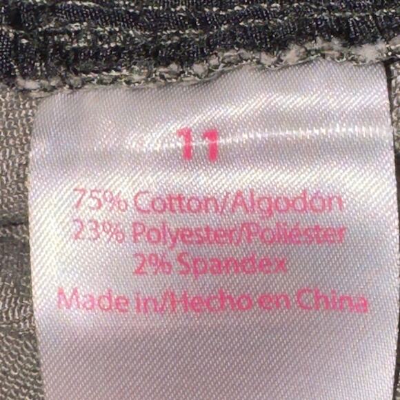 No Boundaries camouflage high rise shorts women’s size 11 - Picture 6 of 9